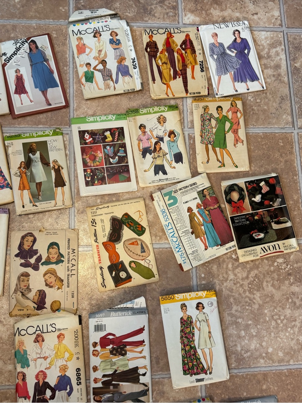 9.2lb 58ct VTG Asst. Sewing Patterns McCalls Butterick Simplicity Avon Cut/Uncut - Picture 16 of 16